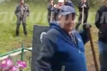 Россиянин со скандалом сорвал похороны бойца СВО и попал на видео