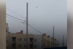Пролет беспилотника над многоквартирными домами в российском городе сняли на видео