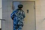 Экс-полковника ФСБ приговорили к шести годам колонии за взятки