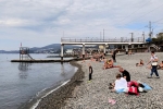 В Сочи пьяный турист решил поплавать в море в шторм и чудом остался в живых