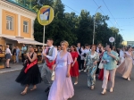 По Калуге прошли выпускники школ. Фоторепортаж КН