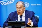 Лавров заявил о желании западных политиков «уходить под корягу»