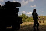 Украинские мобилизованные мужчины сбежали из микроавтобуса военкомата