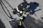 Стало известно о взрыве и пожаре на российском нефтеперерабатывающем заводе