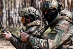 Украинский беспилотник ударил по микроавтобусу с россиянином за рулем