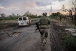 Сфотографировавшихся с указателем «Курск — 10 км» украинских военных разоблачили