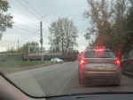 Сошедший с рельсов вагон перекрыл улицу в Калуге