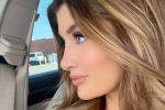 20-летняя дочь Чарли Шина и Дениз Ричардс показала лицо после пластики