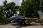          F-16 