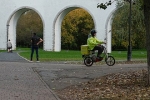 Дефицит курьеров стал угрожать росту одного из сегментов экономики