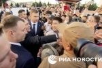 Путин вышел к жителям российского города и попал на видео
