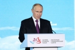 Путин потребовал ускорить производство отечественного пассажирского самолета