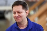Космонавт 14 лет готовился к полету, но остался на Земле из-за фильма «Вызов». Теперь его хотят уволить из-за насморка