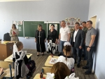 Владислав Шапша передал школьникам Первомайска спортивную форму от калужских предпринимателей