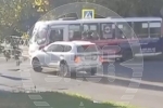 Столкновение российского депутата за рулем иномарки с автобусом попало на видео