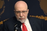 Власти США обвинили журналиста Саймса в нарушении американских санкций