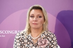 Захарова заявила о превращении предвыборной гонки в США в Хеллоуин