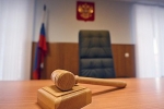 Россиянка оставила коляску с младенцем на парковке и отделалась условным сроком