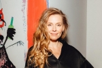 46-летняя Любовь Толкалина пришла на фестиваль в мини-платье