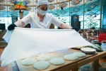 Осетины призвали петербургскую фирму снять с продажи пироги со свининой