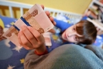 Россияне рассказали об обучении детей финансовой грамотности