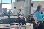 У пассажиров самолета во время полета лопнули барабанные перепонки и пошла кровь из носа