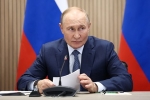 Путин исключил иноагентов из кадрового резерва госструктур