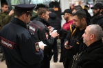Десятки получивших российские паспорта мигрантов свезли в военкомат