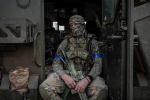 Зеленский заявил об отступлении ВСУ из-за нехватки военных