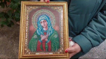 Калужская пенсионерка вышила икону бойцам на СВО