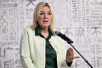Захарова высмеяла слова Кулебы о документах на столе Байдена