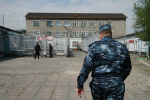 Пообещавший телефон школьнице россиянин совратил ее и получил семь лет колонии