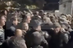 В Абхазии вспыхнули акции протеста. Выступивших против соглашения с Россией доставили в СИЗО