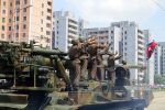Появились кадры возможной перевозки северокорейской артиллерии по территории России