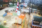 Побег двухлетнего мальчика без куртки из подмосковного детсада в мороз попал на видео
