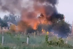 Охваченный огнем американский БТР в Курской области сняли на видео