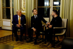 Раскрыто поведение Трампа на переговорах с Зеленским и Макроном