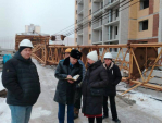 Человек погиб при падении строительного крана в Калуге