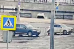 Падение автомобиля в реку на набережной в Москве попало на видео