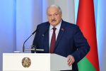 Лукашенко сравнил белорусскую диктатуру с украинской демократией