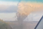 Очевидцы сняли на видео огромный столб дыма над горящей курской птицефабрикой