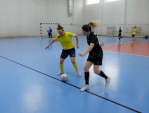 Футболистки калужской \