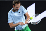 Медведев оказался под угрозой крупного штрафа на Australian Open