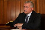 Глава Крыма оценил ситуацию с мазутом на побережье полуострова