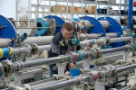 Повторное включение 100 российских компаний в санкционные списки объяснили