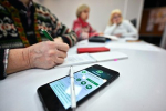 Аферисты выманили у россиянина больше десятка миллионов рублей и квартиру в Москве