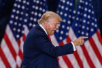 Трамп ввел ограничение на предоставление американского гражданства по праву рождения