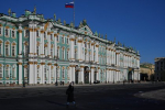 Возле крупнейшего музея России заметили экстренные службы и сняли на видео