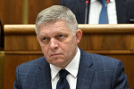 Премьер Словакии заявил о планах закрепить в конституции признание только двух полов