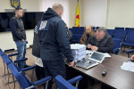 Украинский чиновник обогатился за счет производства некачественной одежды для военных